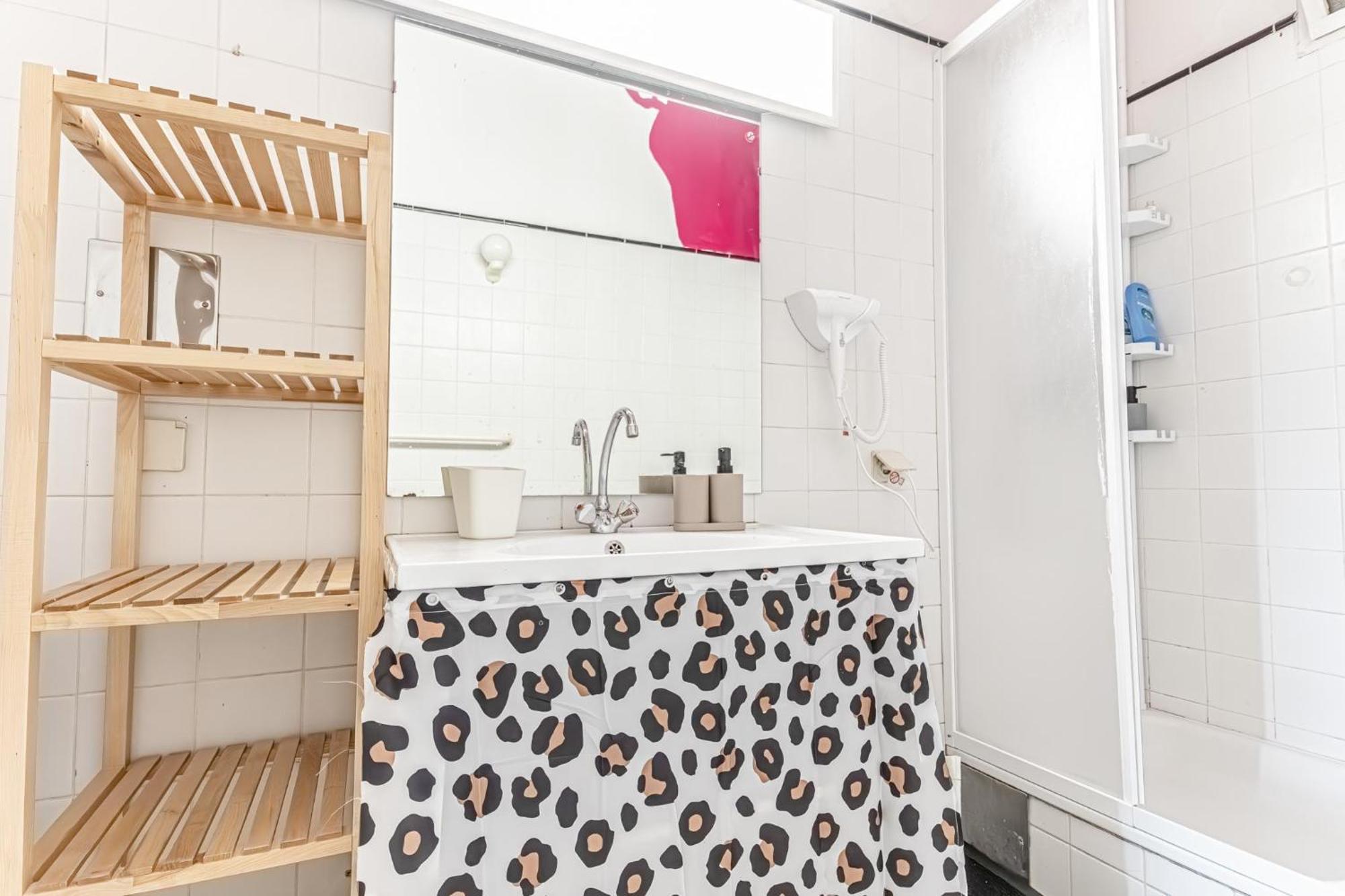 Comfy 3br Shared - U6 Subway, Danube & Millenium Appartamento *