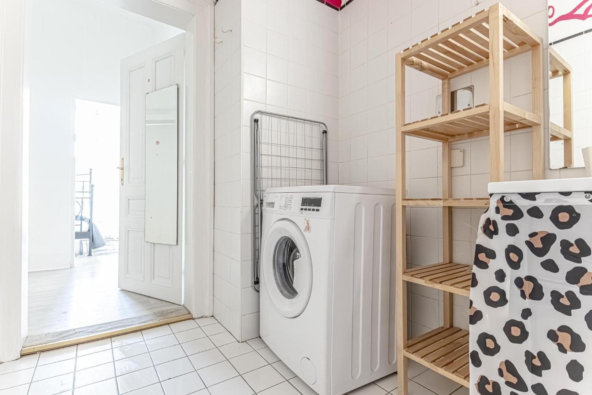 Comfy 3br Shared - U6 Subway, Danube & Millenium Appartamento